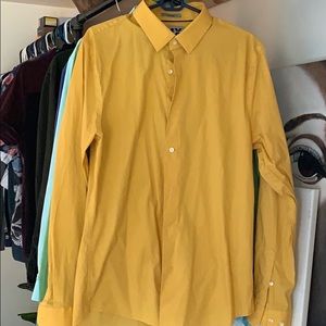 Fitted yellow button down